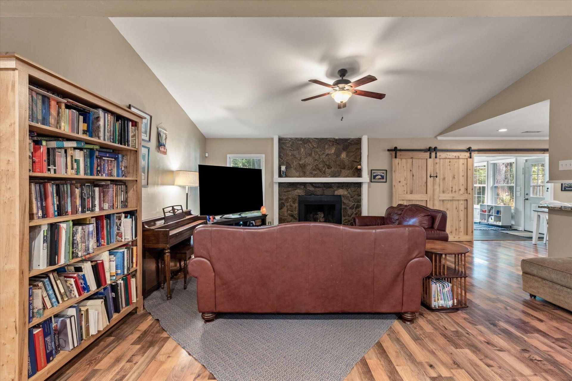 1813 Overrun Street Photo 6