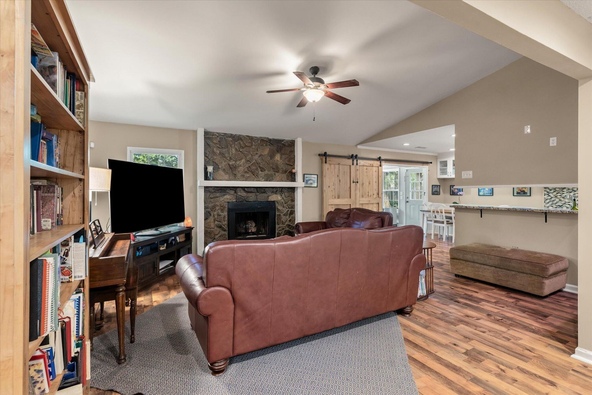 1813 Overrun Street Photo 9