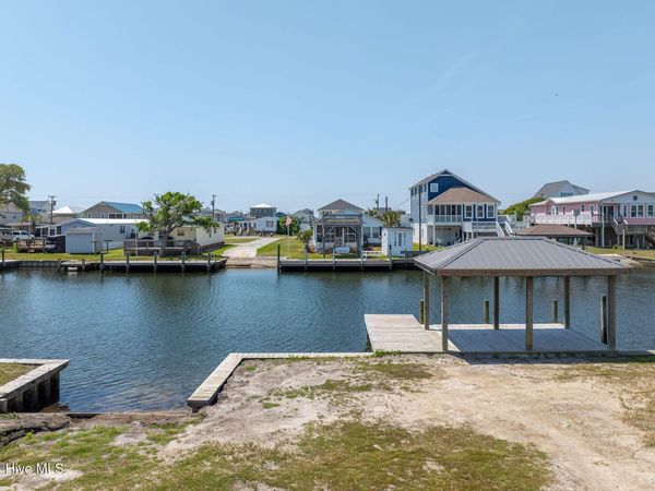 6039 6th Street , Surf City, NC 28445
