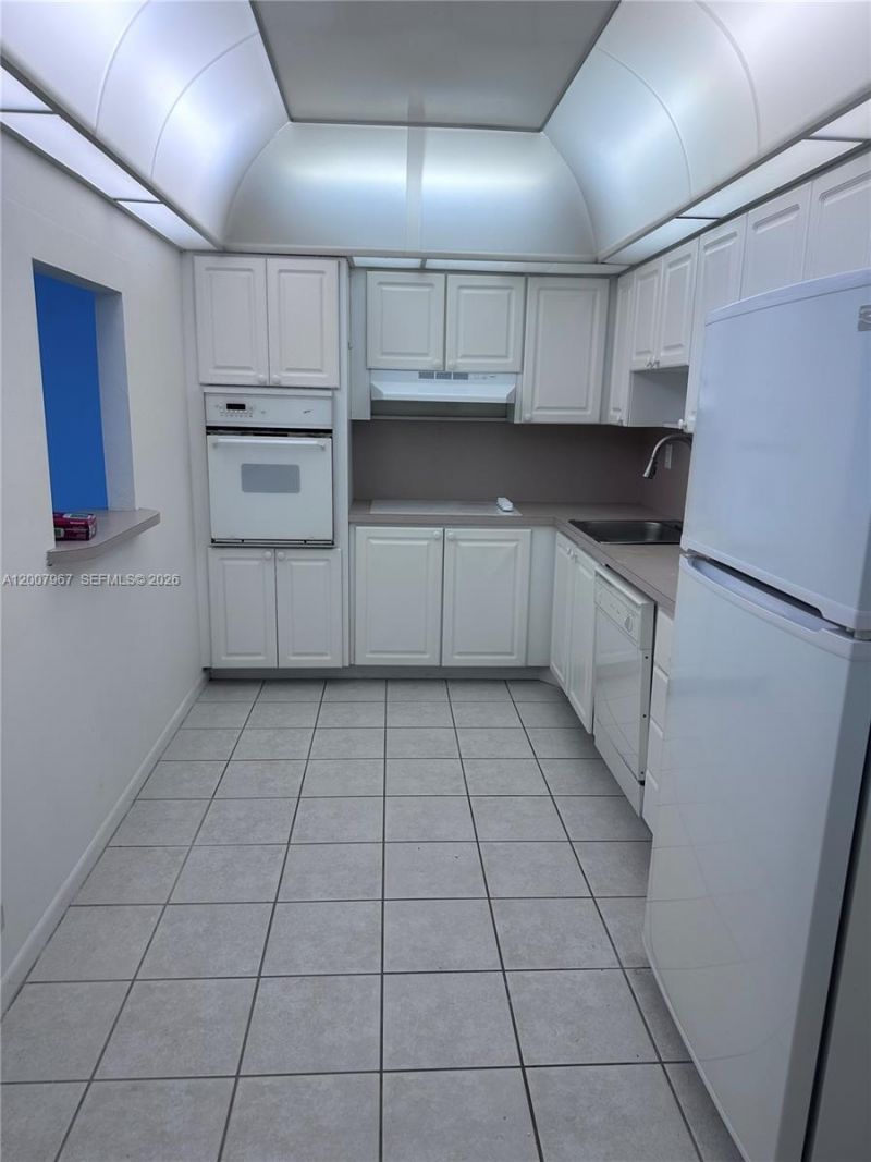 19380 Collins Ave , Unit 712, Sunny Isles Beach, FL 33160 Photo