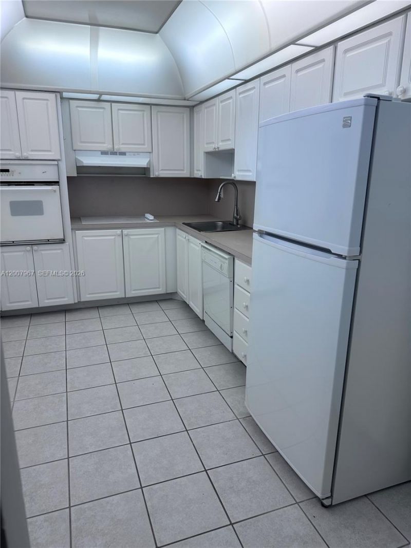 19380 Collins Ave , Unit 712, Sunny Isles Beach, FL 33160 Photo