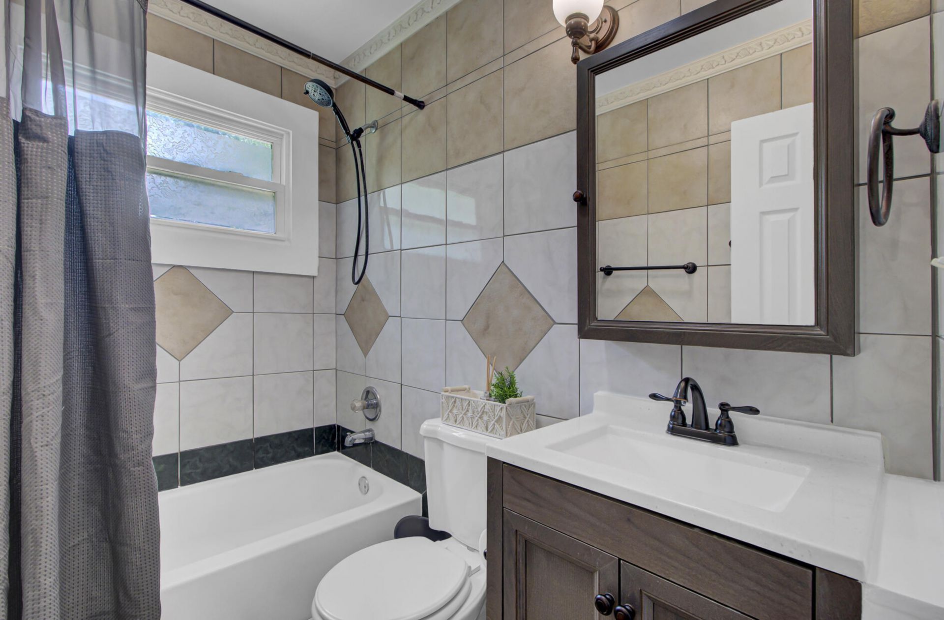 1107 Hawthorne Road Photo 24