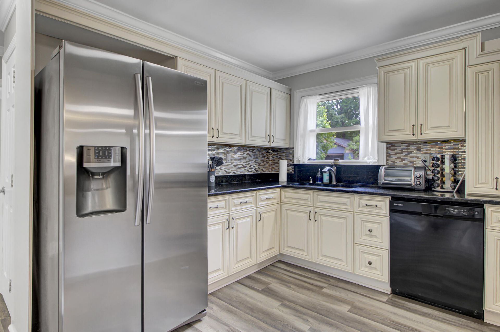 1107 Hawthorne Road Photo 6
