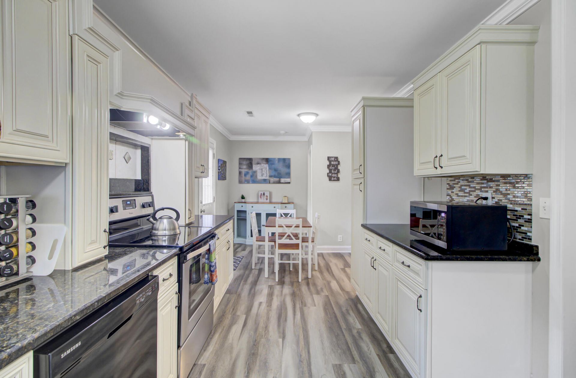 1107 Hawthorne Road Photo 7
