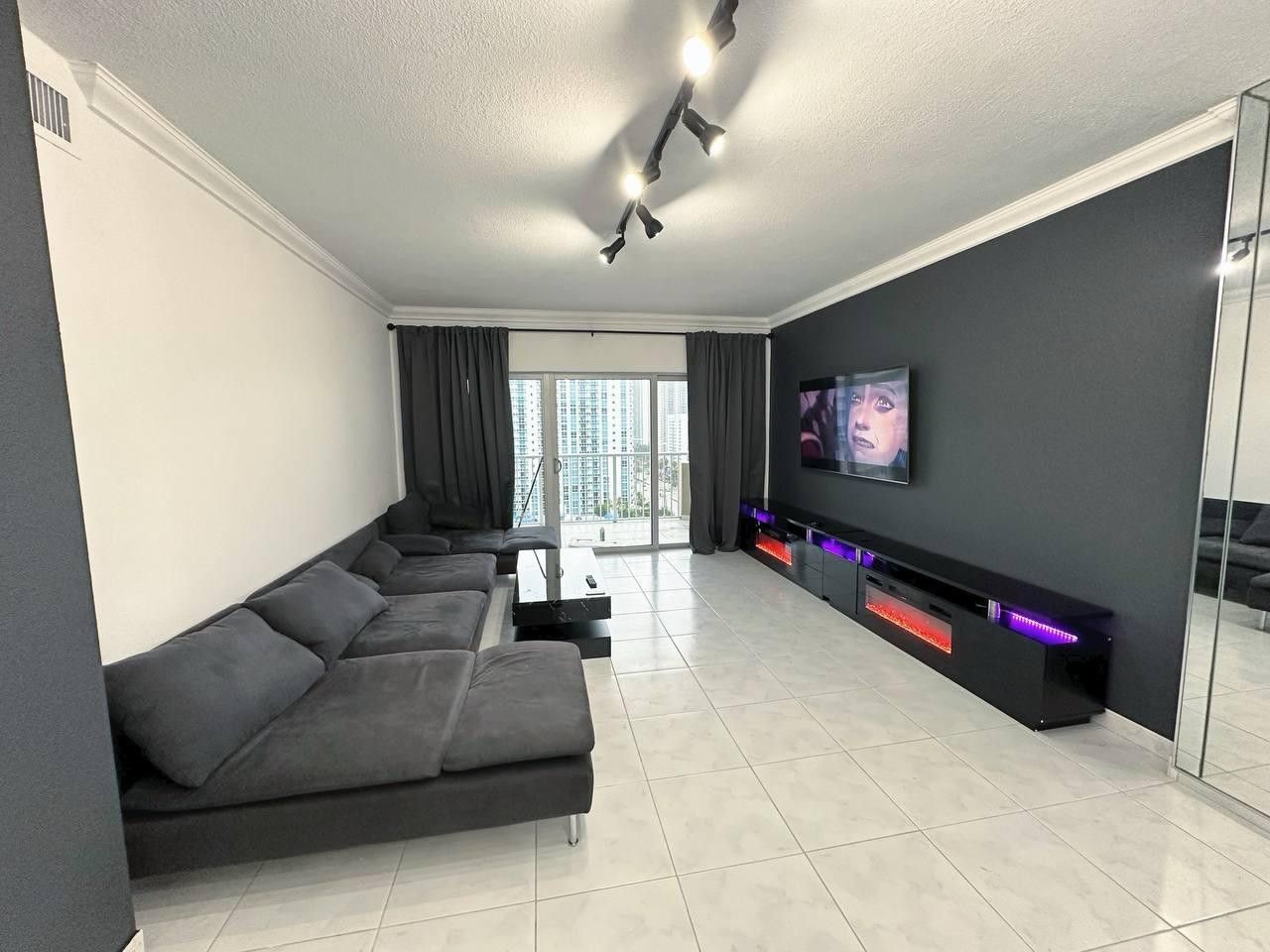 1985 S Ocean Drive, Unit 16b, Hallandale Beach, FL 33009 Photo