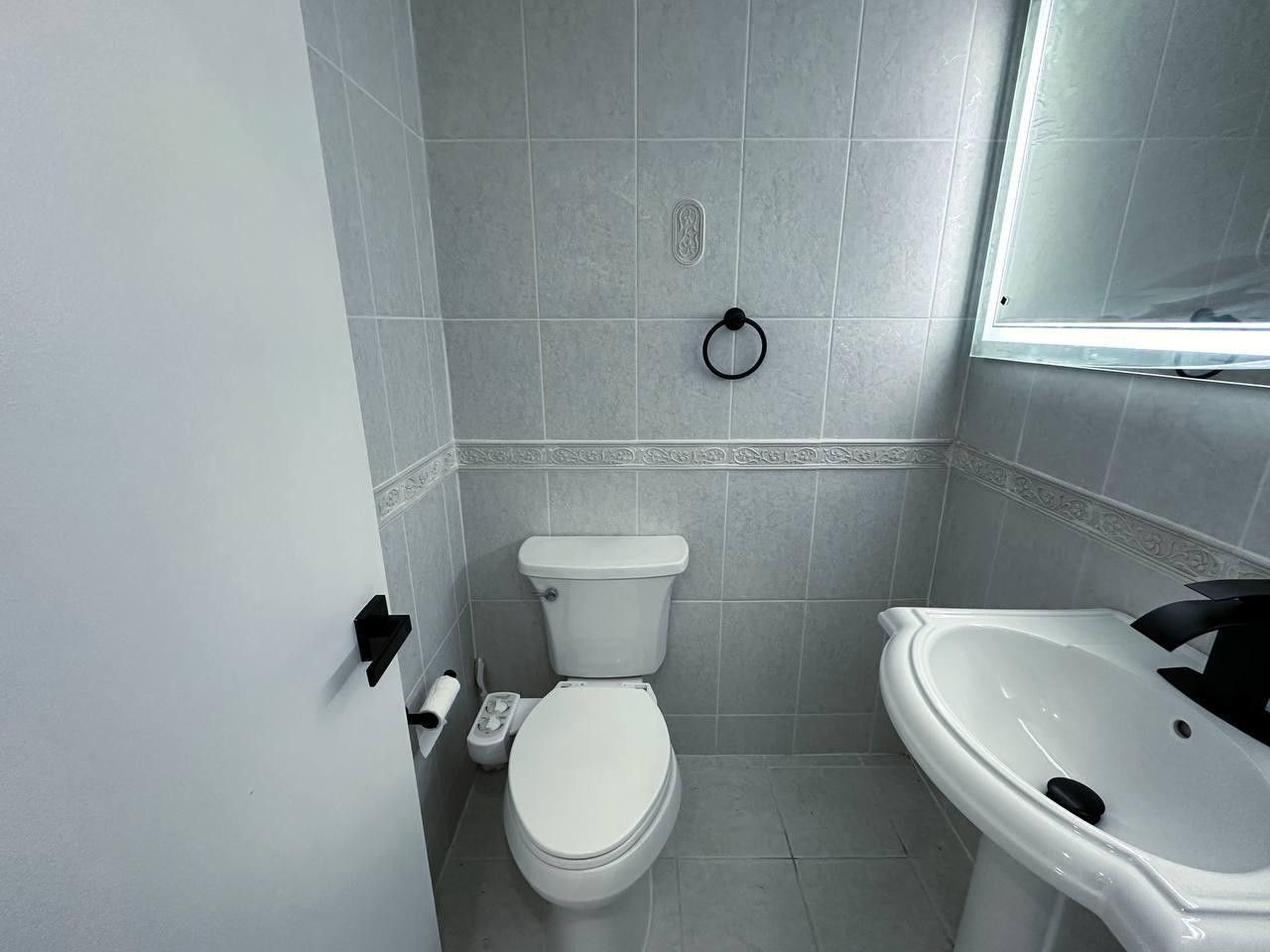 1985 S Ocean Drive, Unit 16b, Hallandale Beach, FL 33009 Photo