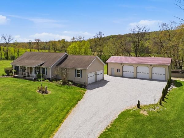 18845 Nunda Rd, Howard, OH 43028