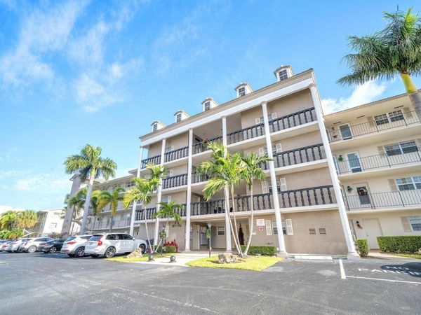 440 Paradise Isle Boulevard, Unit 304, Hallandale Beach, FL 33009