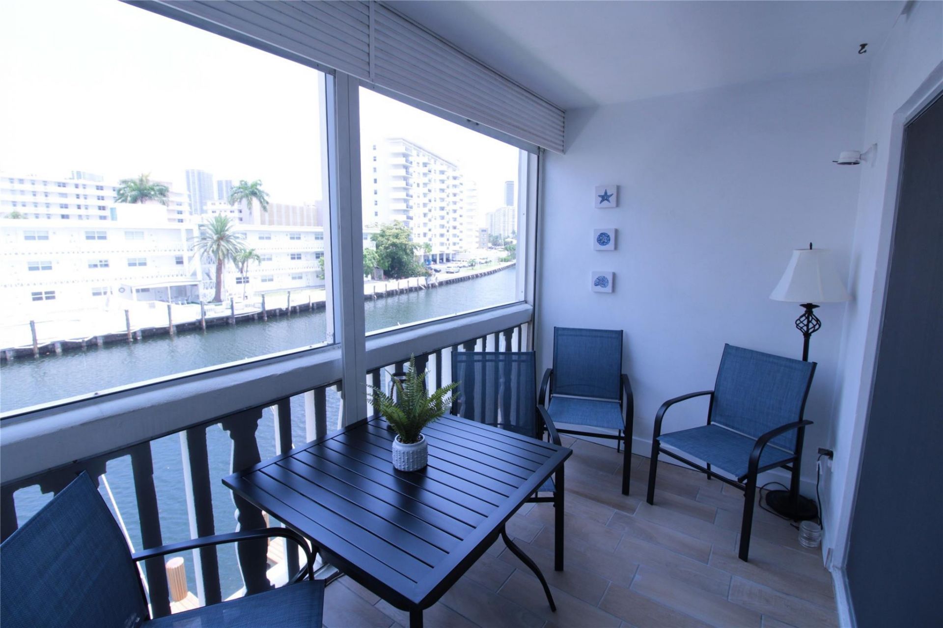 440 Paradise Isle Boulevard, Unit 304, Hallandale Beach, FL 33009 Photo