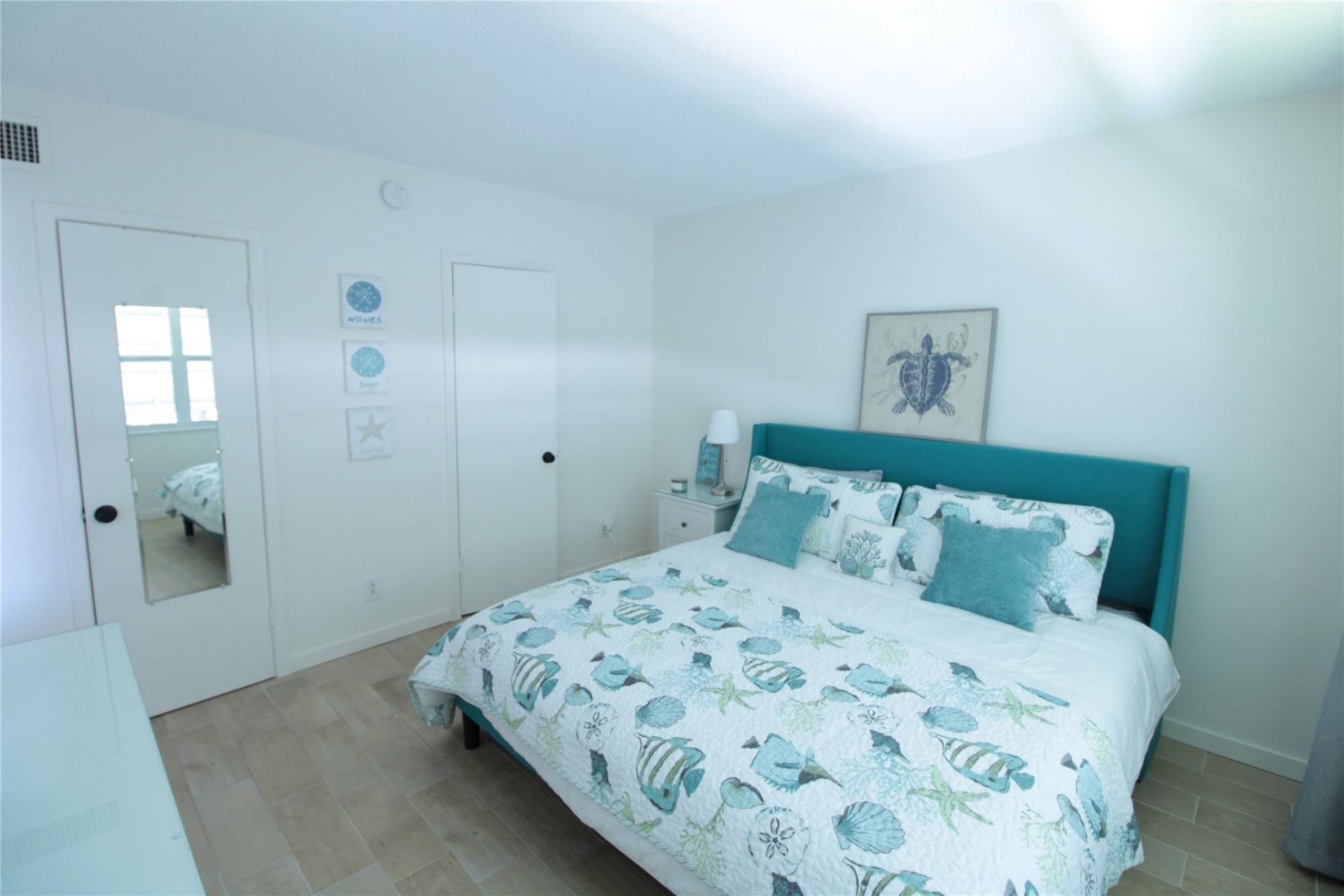 440 Paradise Isle Boulevard, Unit 304, Hallandale Beach, FL 33009 Photo