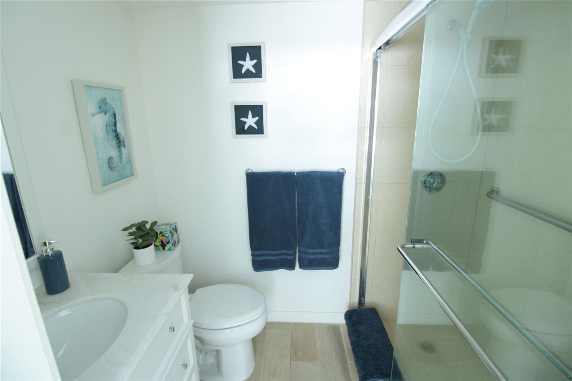 440 Paradise Isle Boulevard, Unit 304, Hallandale Beach, FL 33009 Photo