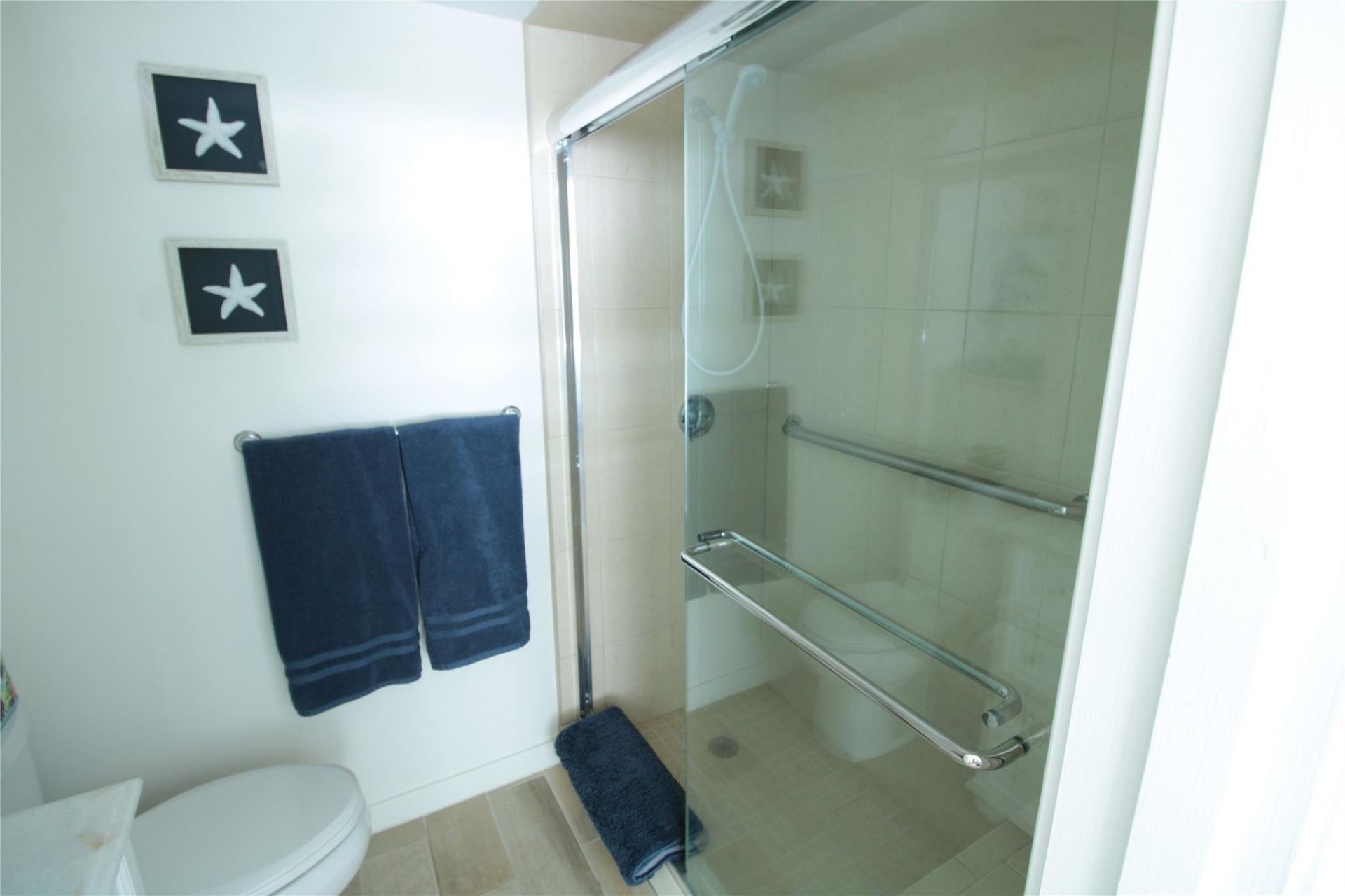 440 Paradise Isle Boulevard, Unit 304, Hallandale Beach, FL 33009 Photo