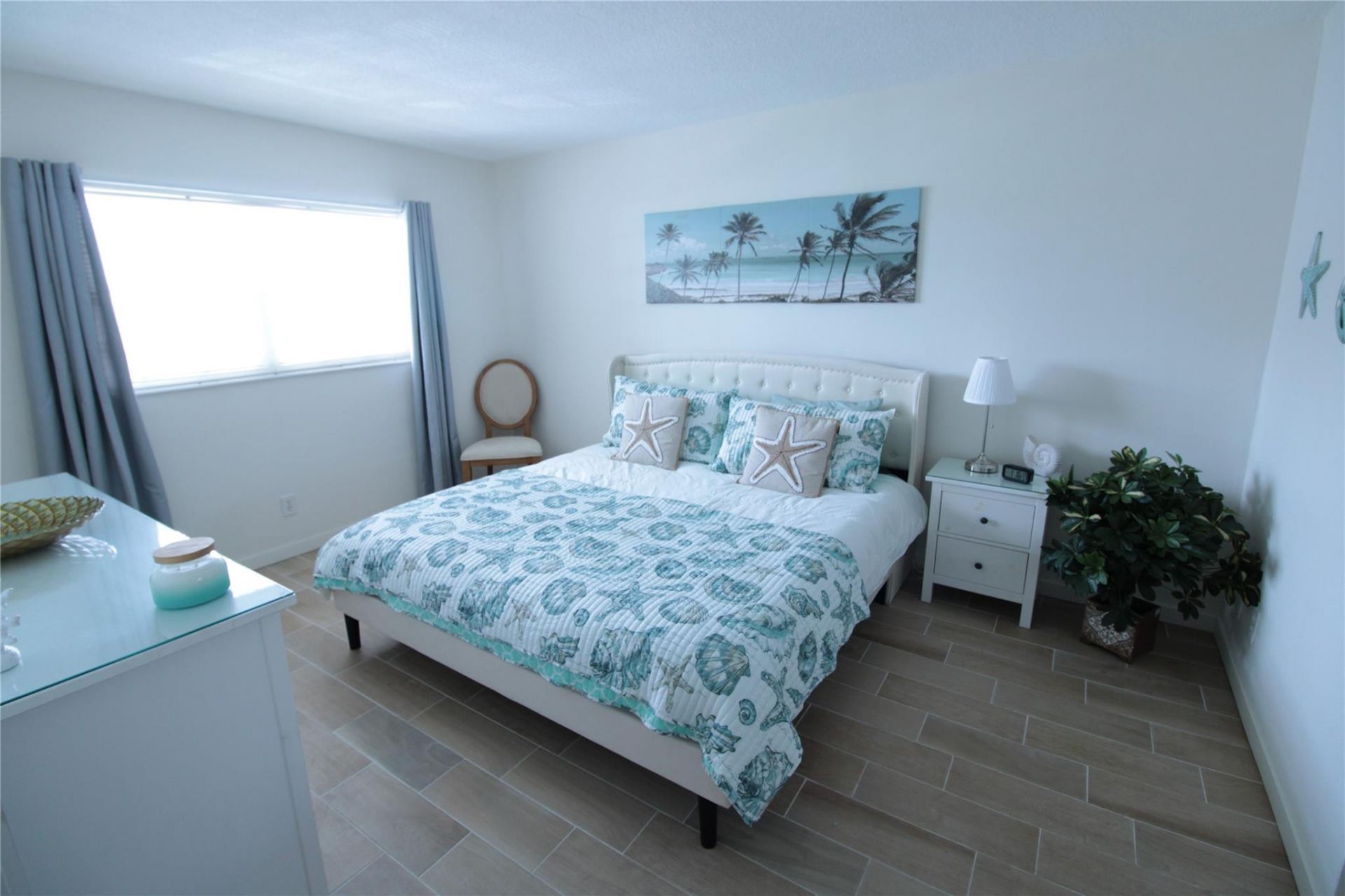 440 Paradise Isle Boulevard, Unit 304, Hallandale Beach, FL 33009 Photo