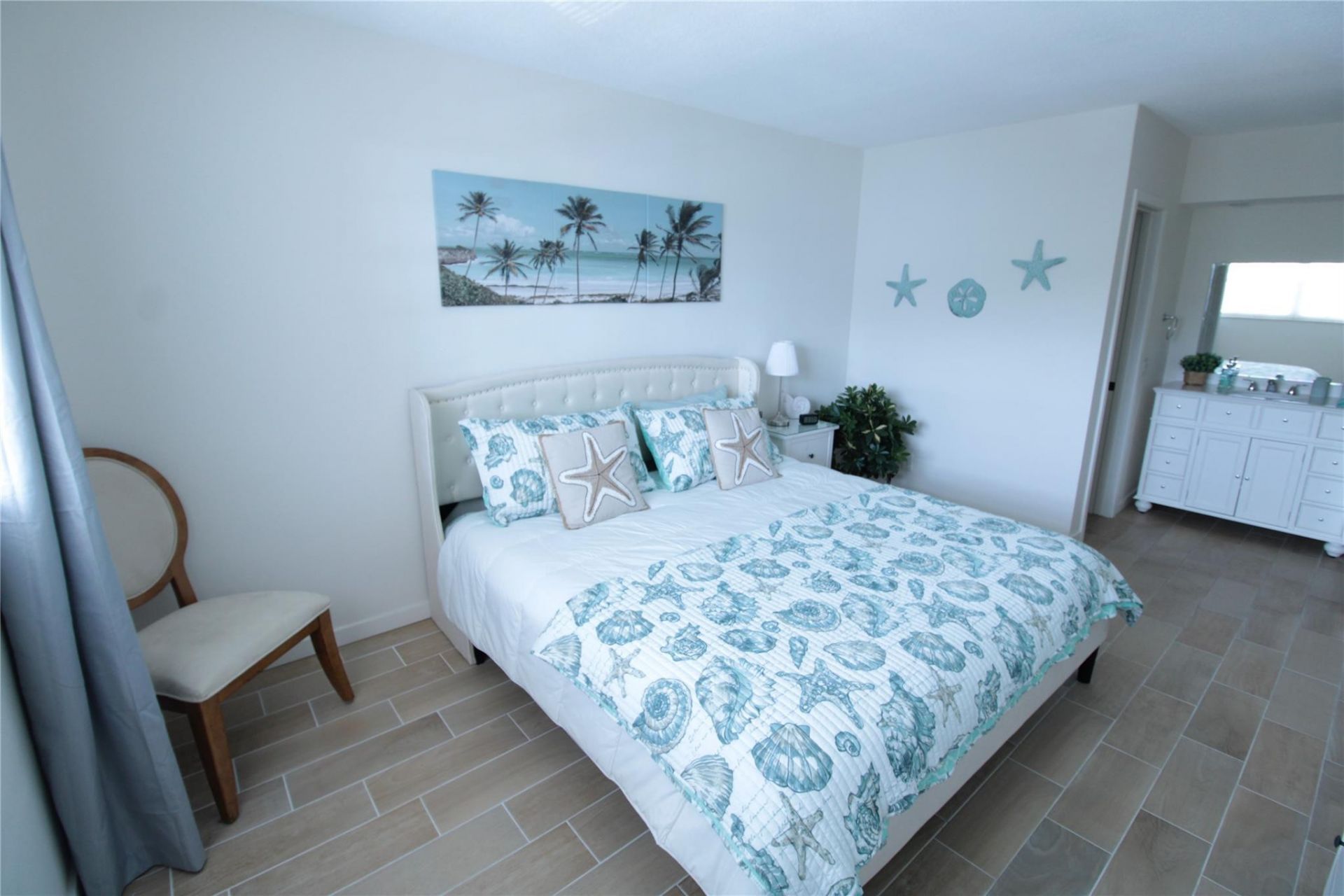 440 Paradise Isle Boulevard, Unit 304, Hallandale Beach, FL 33009 Photo