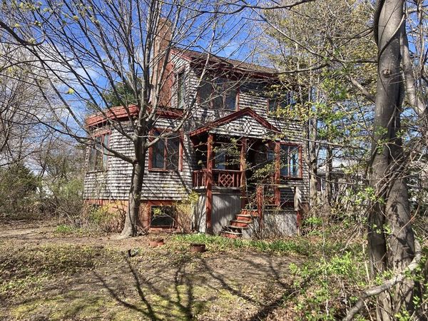 15 Russell Street, Hull, MA 02045