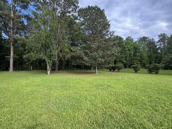 15212 Crystal Dr, Pride, LA 70770