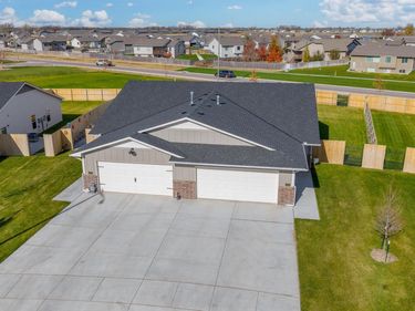 2893 S Cedar Crest Ct, Wichita, KS 67215