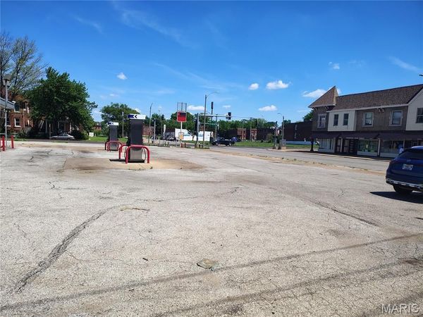 2821 Vandeventer, St Louis, MO 63115