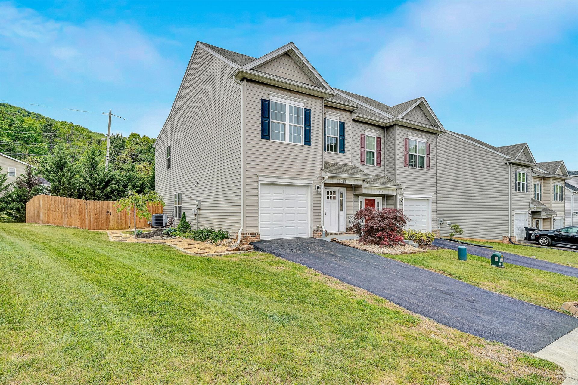 4231 Hannah Belle Way, Roanoke, VA 24018 Main Photo