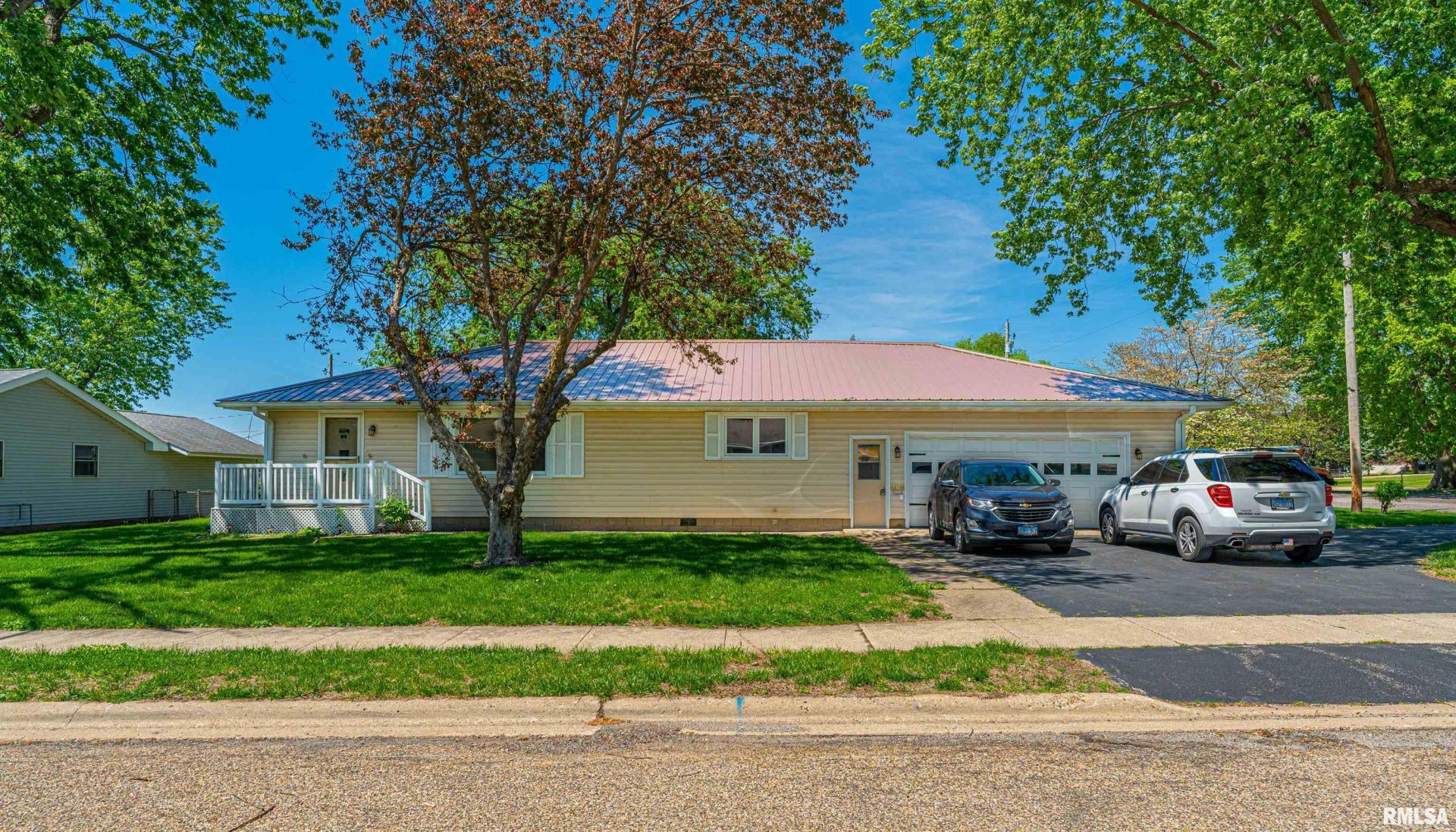 320 N West Avenue, Mason City, IL 62664 Main Photo