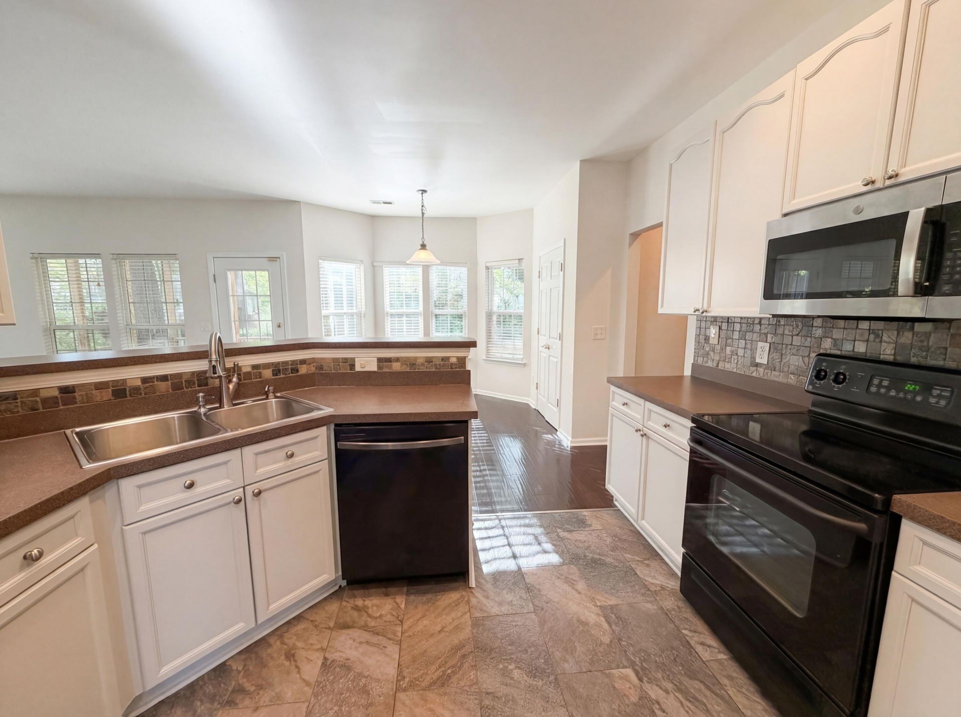 8692 Hickory Creek Court Photo 11