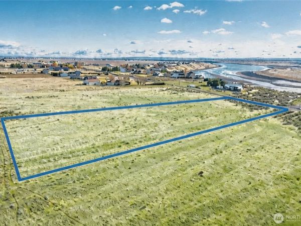 9989 NE Neppel Road, Moses Lake, WA 98837