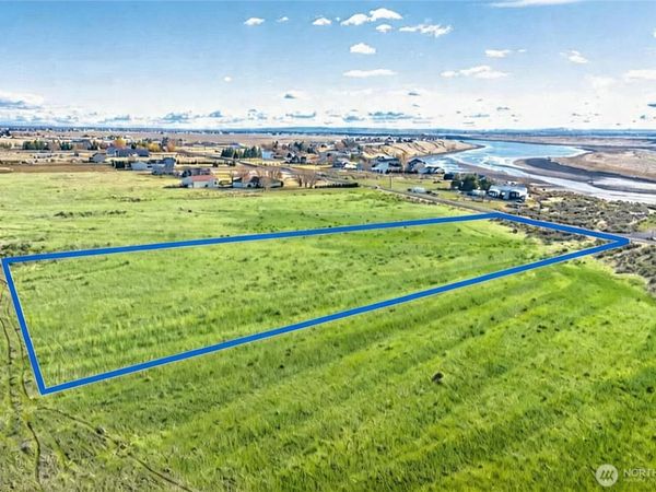 9989 NE Neppel Road, Moses Lake, WA 98837