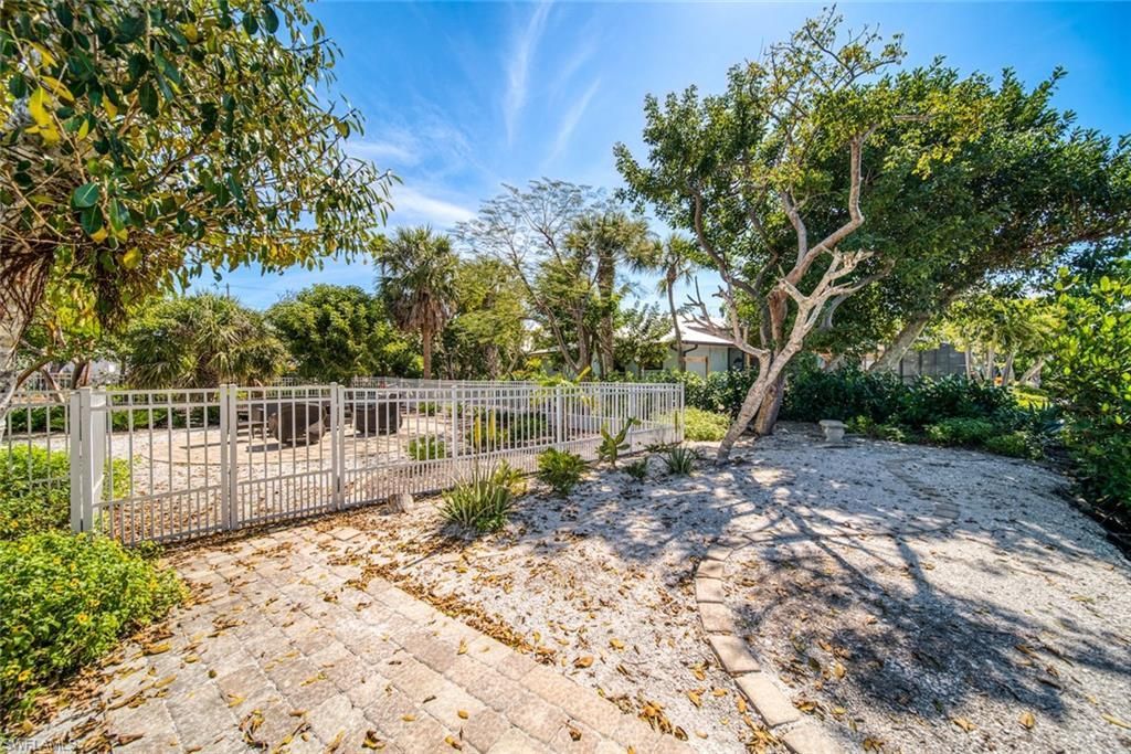 2499 Harbour Ln, Sanibel, FL 33957 Photo