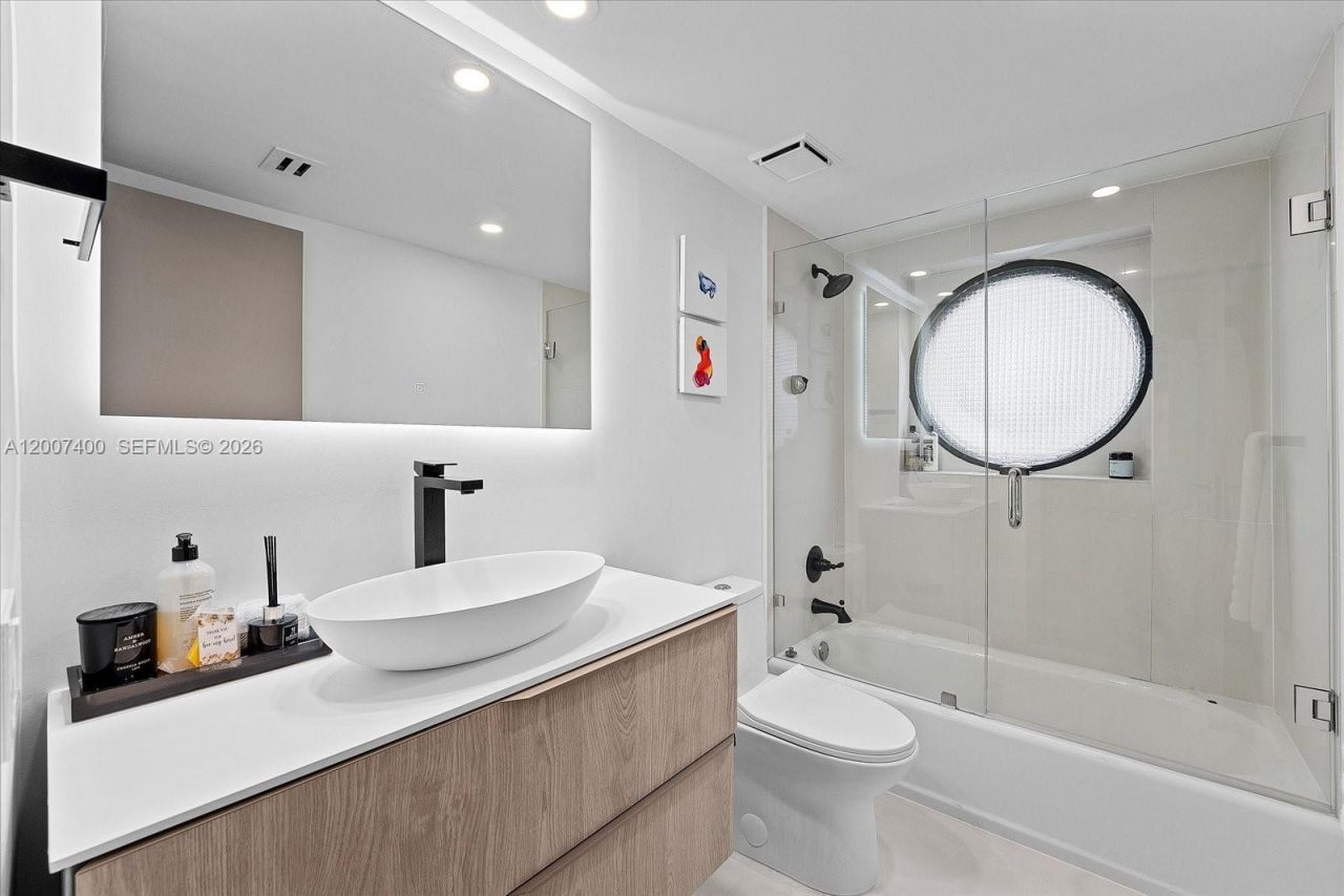 3640 Yacht Club Dr, Unit 310, Aventura, FL 33180 Photo