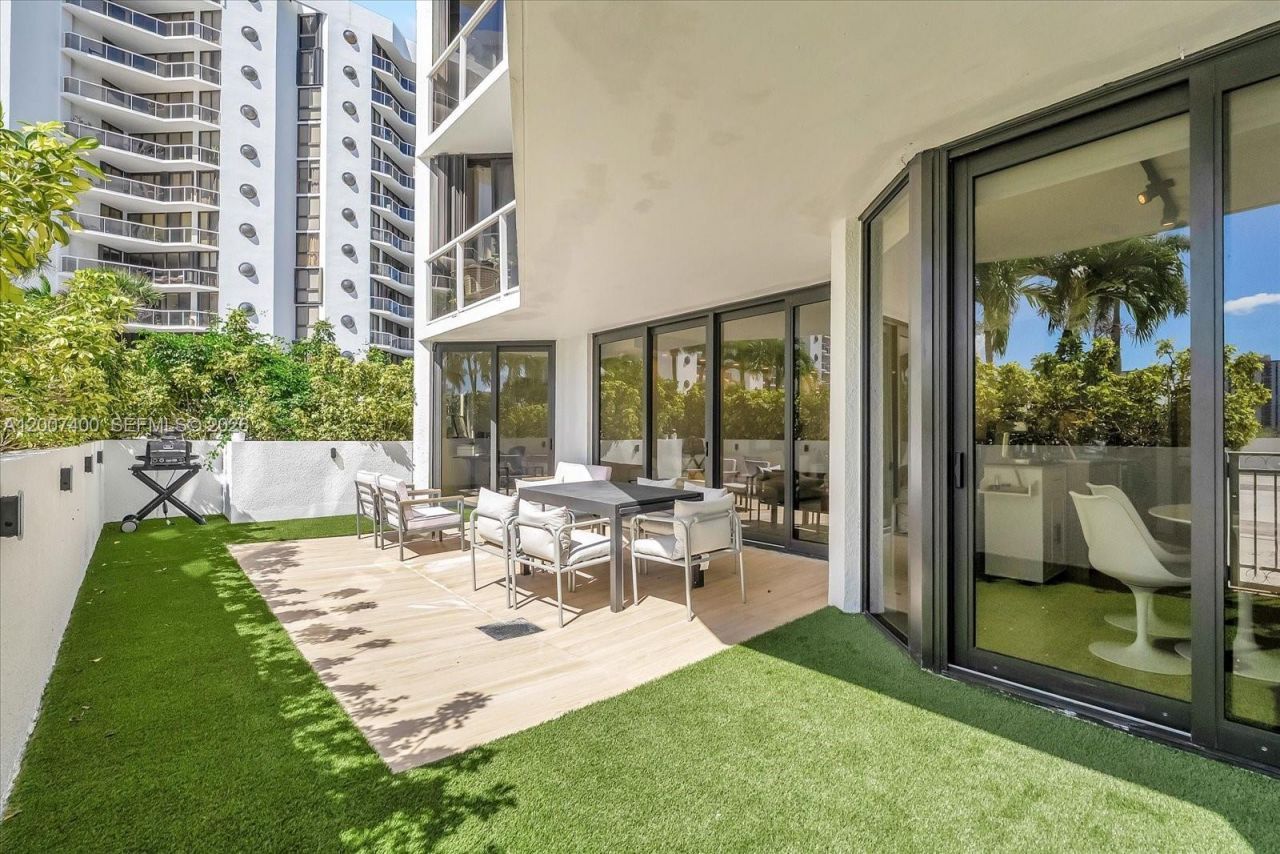 3640 Yacht Club Dr, Unit 310, Aventura, FL 33180 Photo