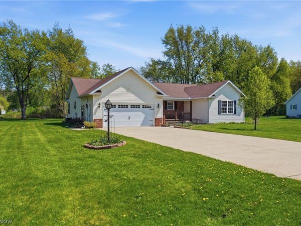 7288 Fieldstone Avenue , Conneaut, OH 44030
