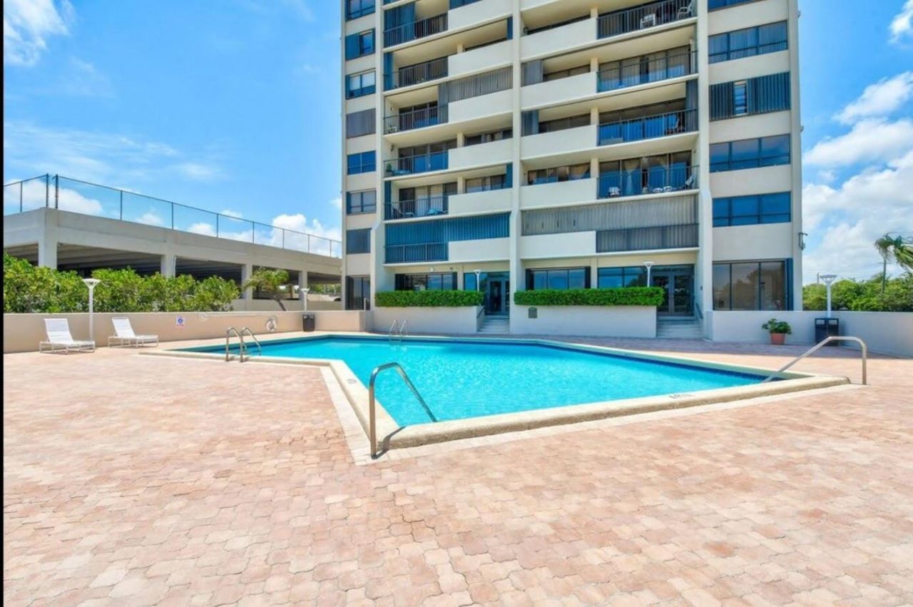 5600 N Flagler, Unit 707, West Palm Beach, FL 33407 Photo