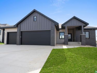 16619 Mueller Street , Bennington, NE 68007