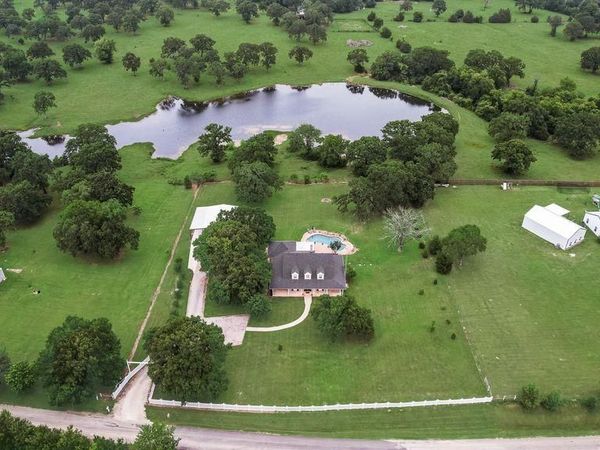 2795 County Road 1030, Chatfield, TX 75105