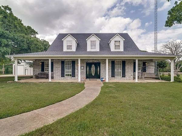 2795 County Road 1030, Chatfield, TX 75105