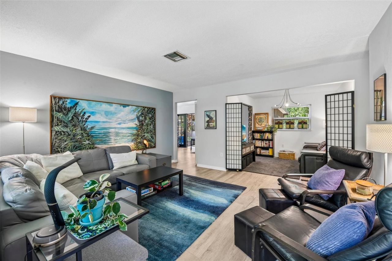 1073 Central Street, Mount Dora, FL 32757 Photo