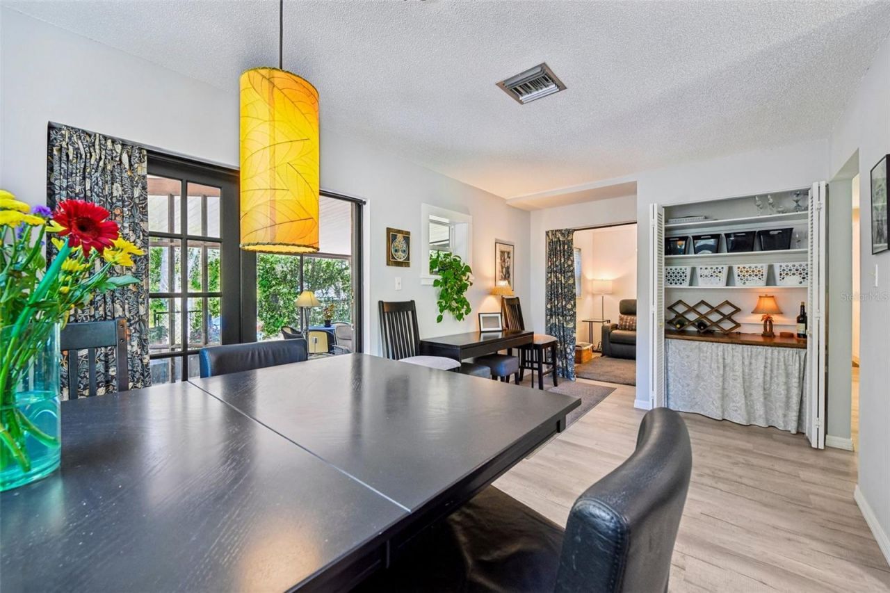 1073 Central Street, Mount Dora, FL 32757 Photo