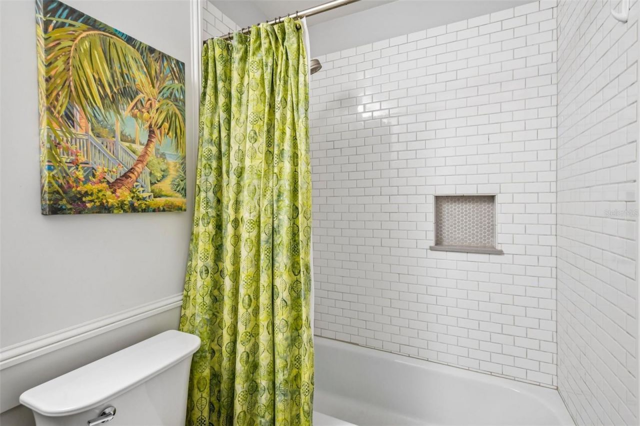 1073 Central Street, Mount Dora, FL 32757 Photo