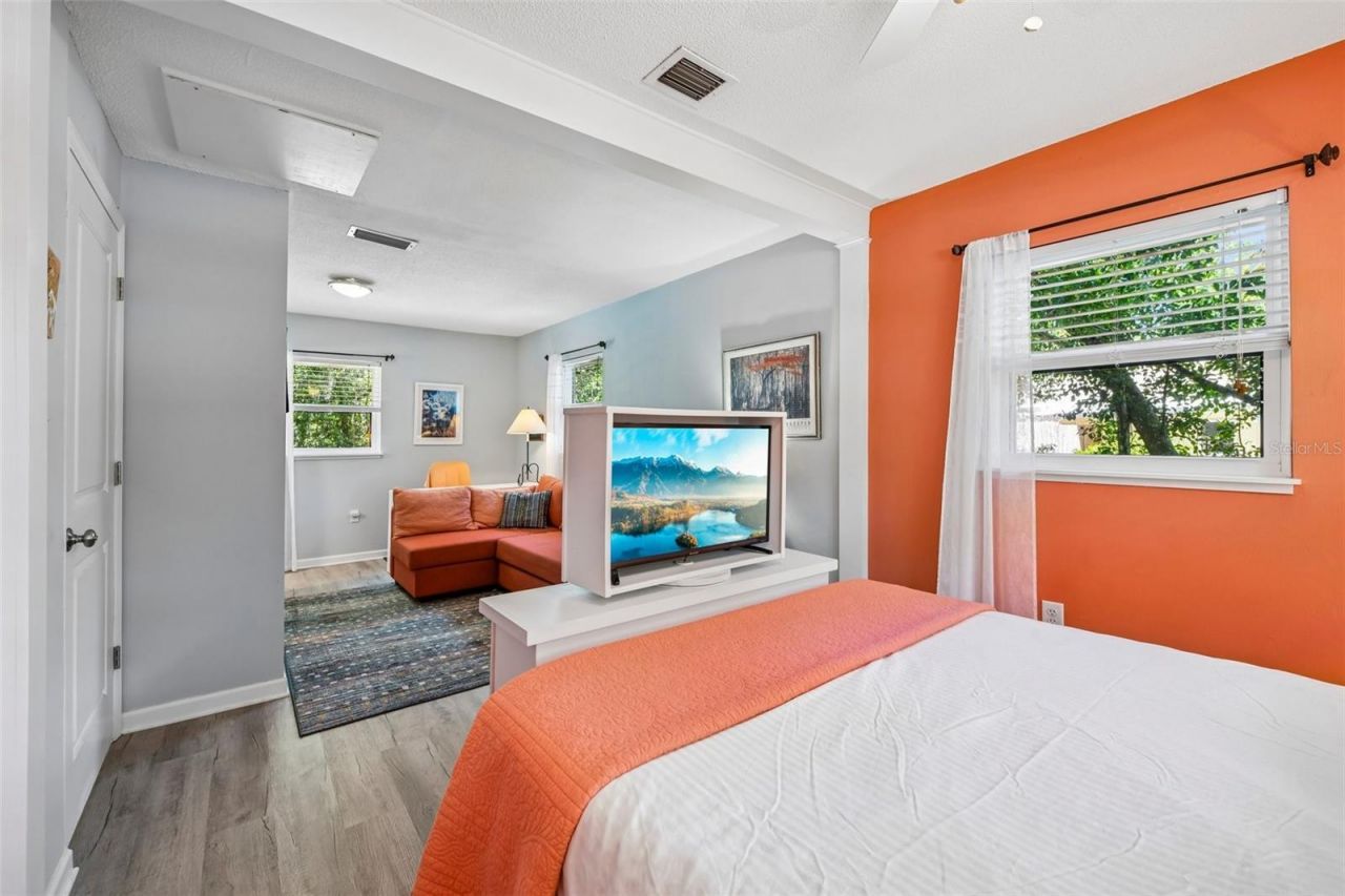 1073 Central Street, Mount Dora, FL 32757 Photo