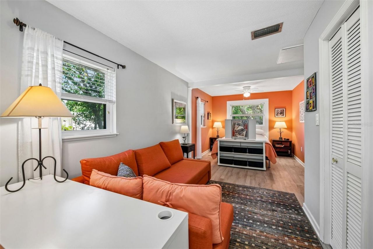 1073 Central Street, Mount Dora, FL 32757 Photo