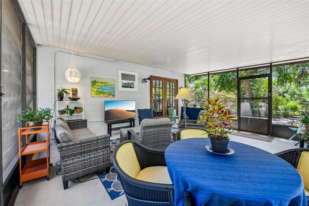 1073 Central Street, Mount Dora, FL 32757 Photo