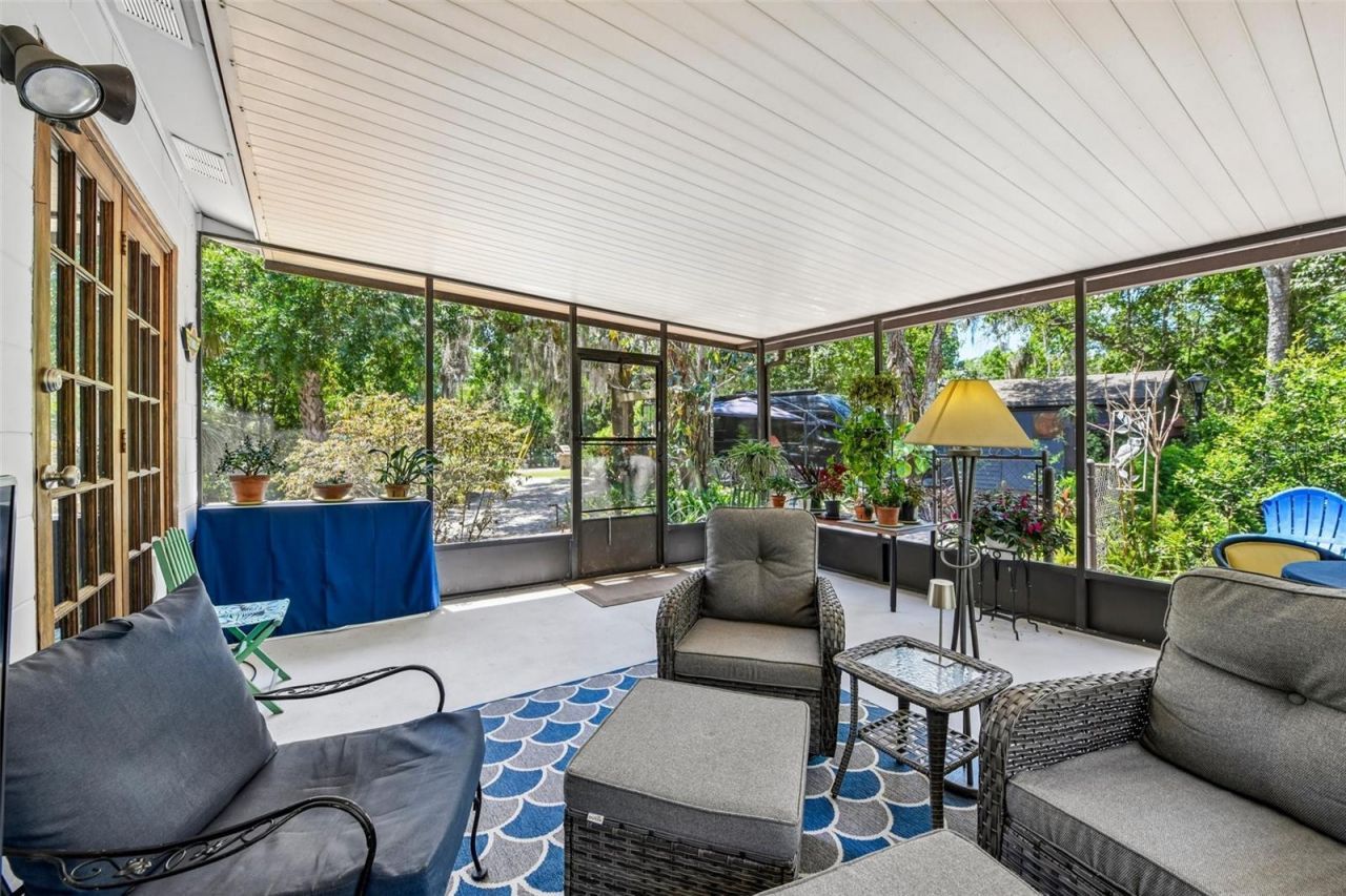 1073 Central Street, Mount Dora, FL 32757 Photo