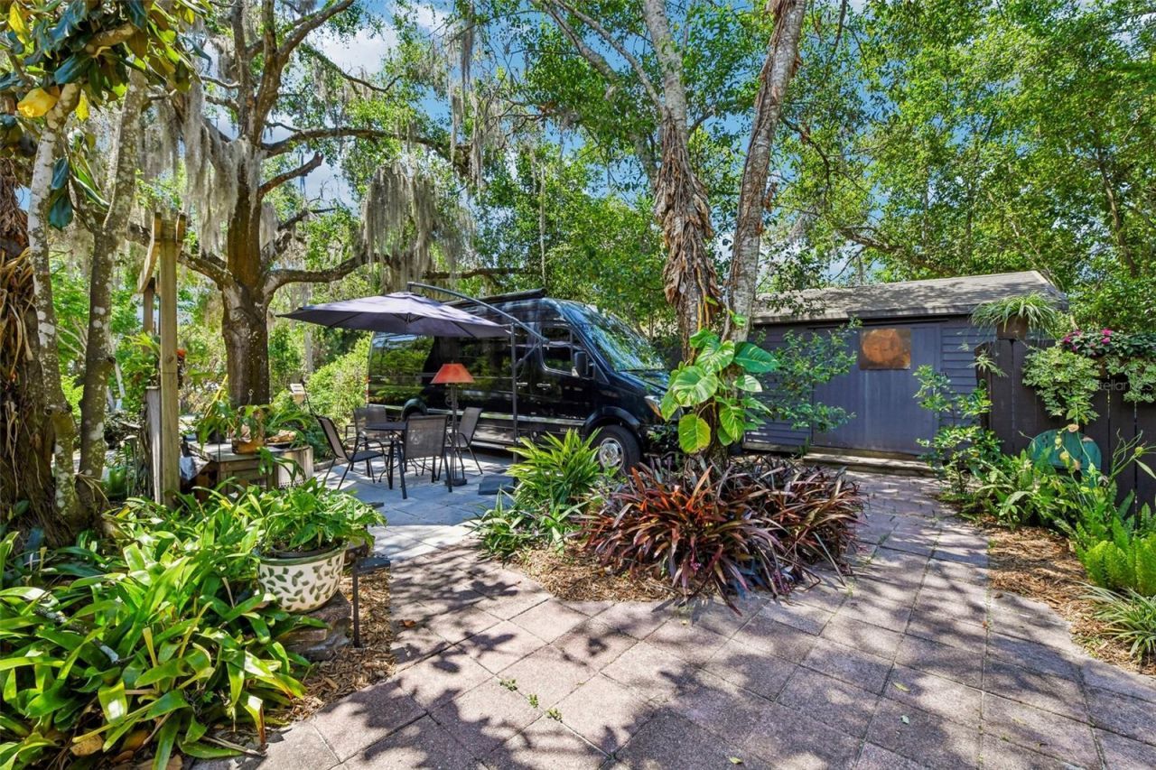 1073 Central Street, Mount Dora, FL 32757 Photo