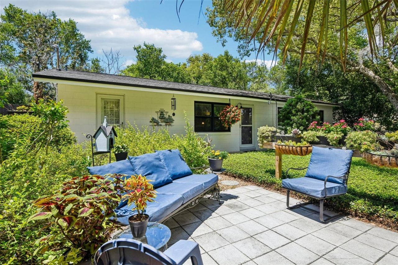 1073 Central Street, Mount Dora, FL 32757 Photo