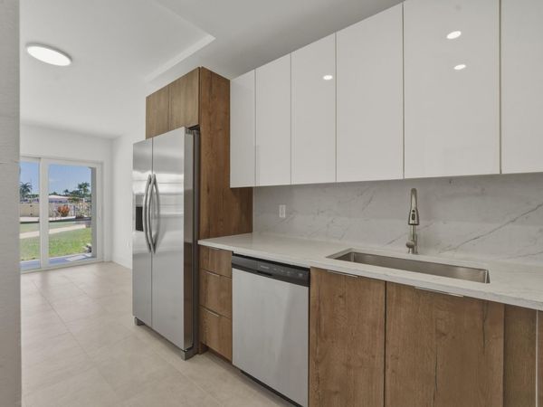 700 Pine Drive, Unit 105, Pompano Beach, FL 33060