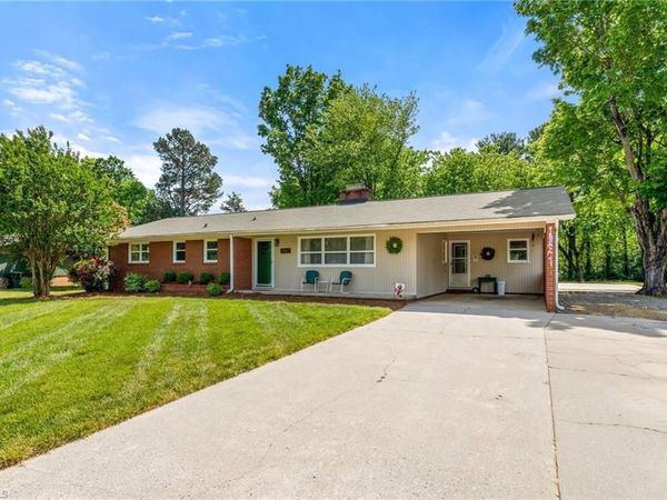 116 Lakeview Circle, Thomasville, NC 27360