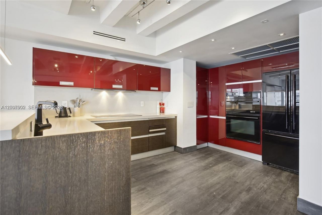 5255 Collins Ave , Unit 7G, Miami Beach, FL 33140 Photo