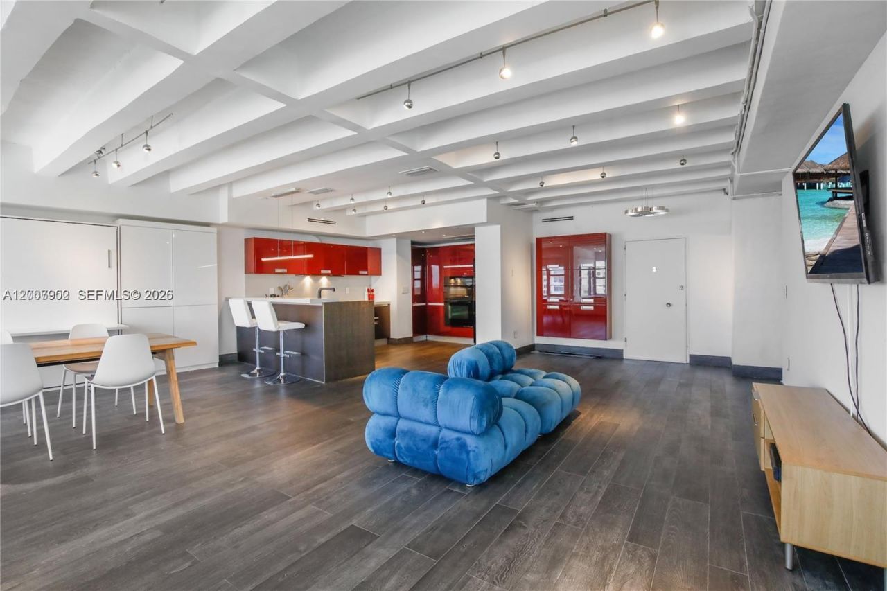 5255 Collins Ave , Unit 7G, Miami Beach, FL 33140 Photo