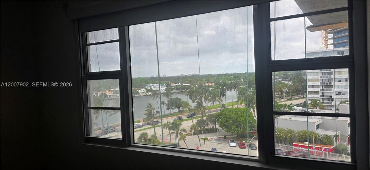 5255 Collins Ave , Unit 7G, Miami Beach, FL 33140 Photo
