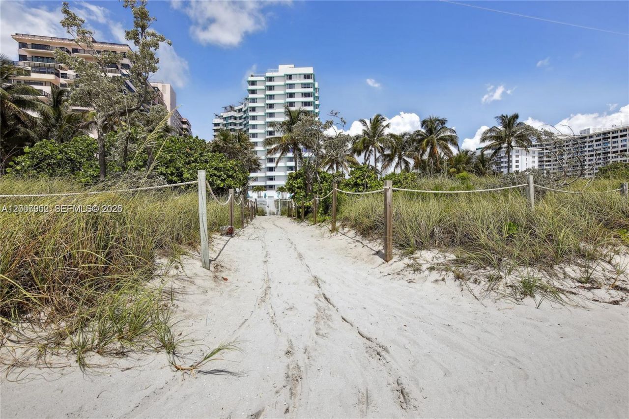 5255 Collins Ave , Unit 7G, Miami Beach, FL 33140 Photo